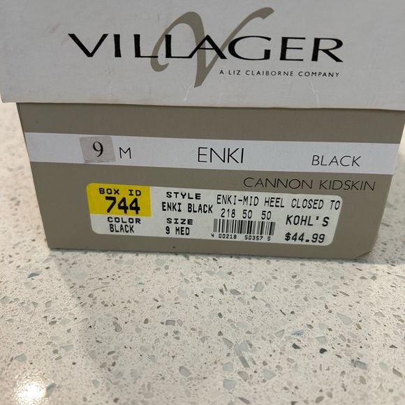 Villager Black Slingback Heels with Block Heel - Picture 5 of 5